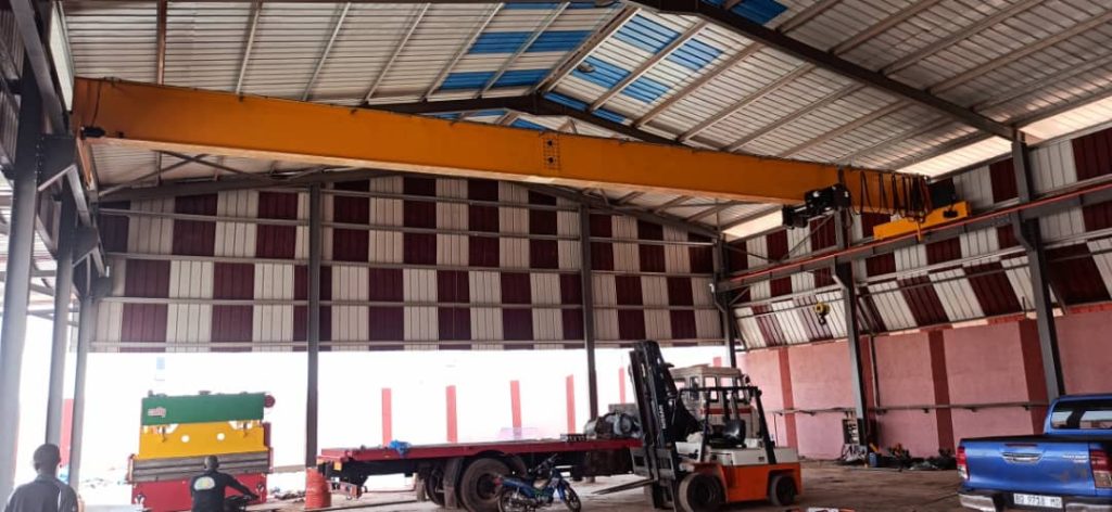 Trial operation of HD type 10 ton bridge crane in a warehouse in Mali