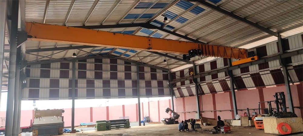 Trial operation of HD type 10 ton bridge crane in a warehouse in Mali